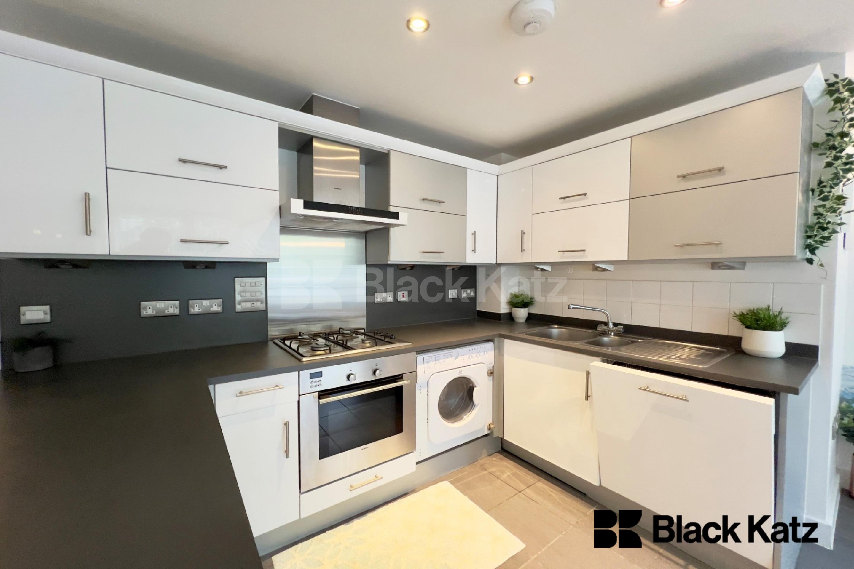 Superbly Located One Bedroomed Apartment  Isaac Way, Borough SE1